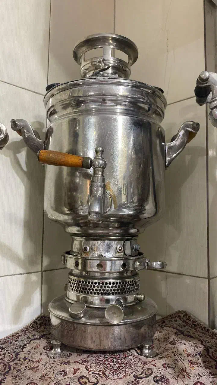 سماور نفتی عتیقه خیلی قدیمی بزرگ|سماور، چایساز، قهوهساز|تهران, نیروی هوایی (پیروزی)|دیوار