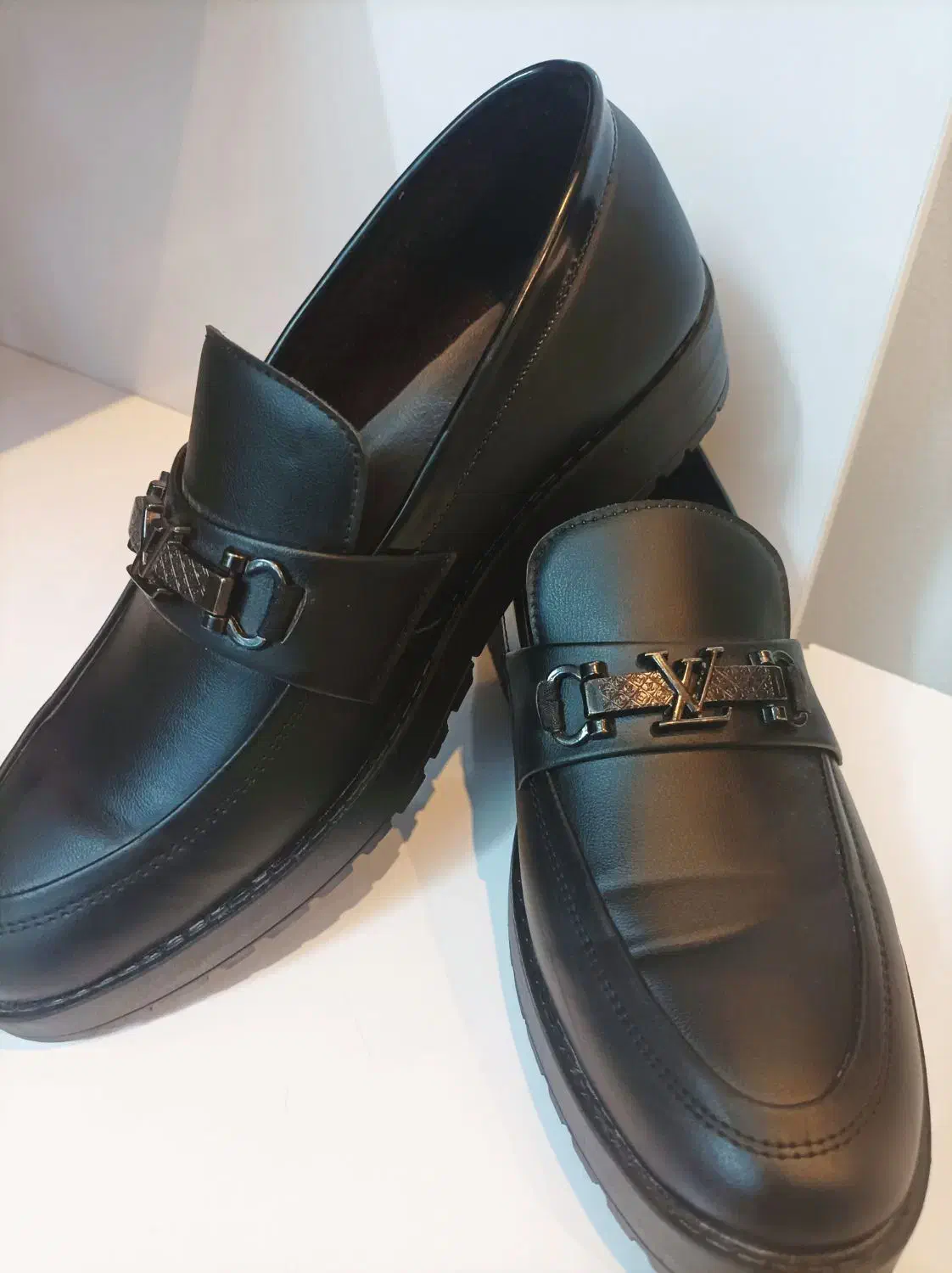 کفش لیوزویتون ارزان و نو یک بار پوشیدم|کیف، کفش، کمربند|فریمان, |دیوار