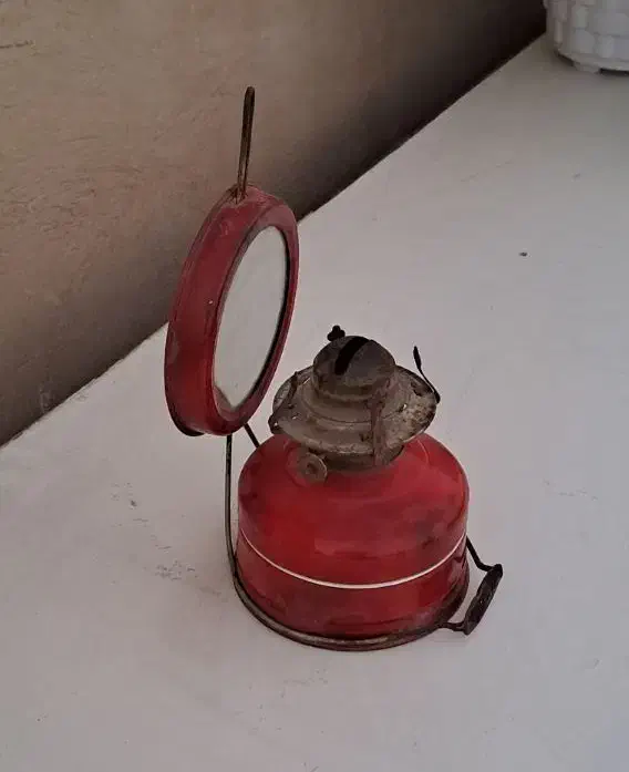 چراغ نفتی روشنایی|کلکسیون اشیاء عتیقه|همدان, |دیوار