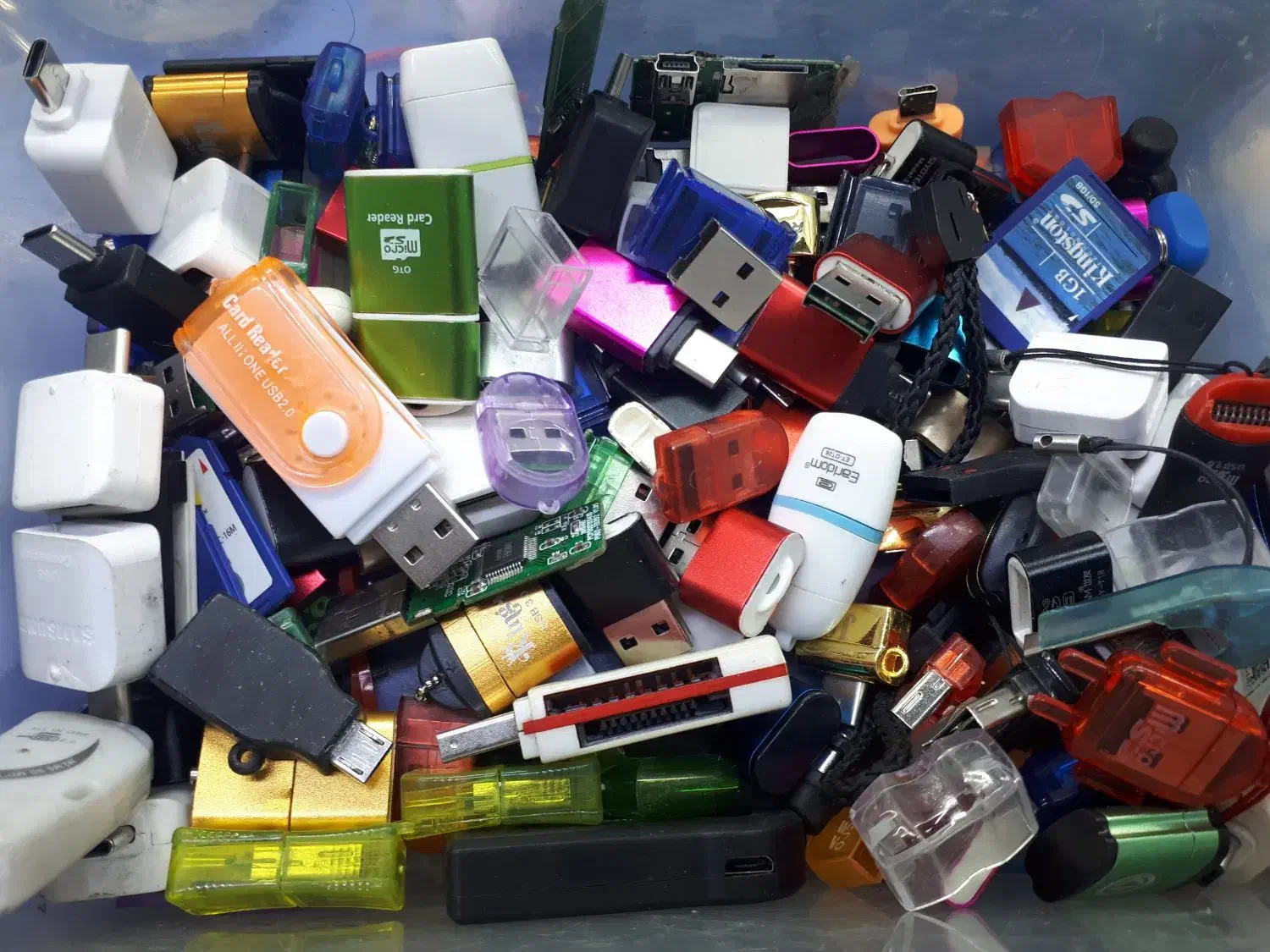 تعداد زیادی رم و فلش خراب|لوازم جانبی موبایل و تبلت|کرج, حصارک پایین|دیوار