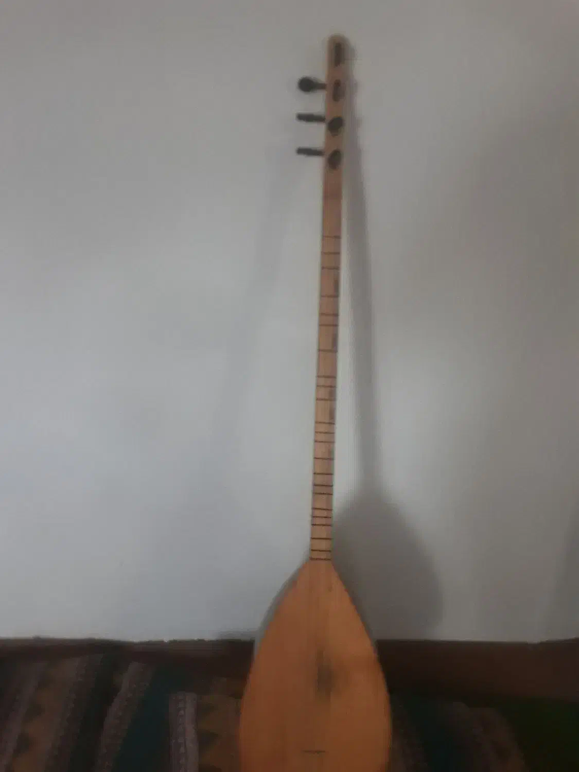 ساز استانبلی|سازهای سنتی|چهاربرج, |دیوار