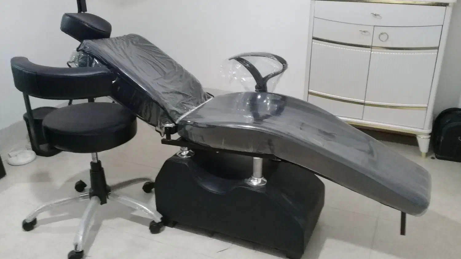 مبل اداری و لوازم ارایشگاه|آرایشگاه و سالن‌های زیبایی|گلوگاه, |دیوار