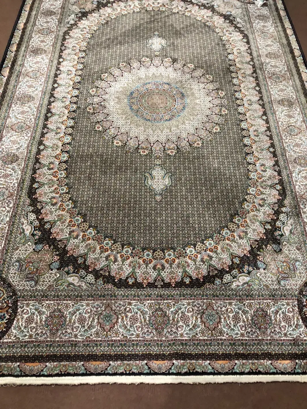 یک جفت فرش طبیعی و یک جفت فرش ماشینی ۱۰۰۰شانه|فرش|خوی, |دیوار