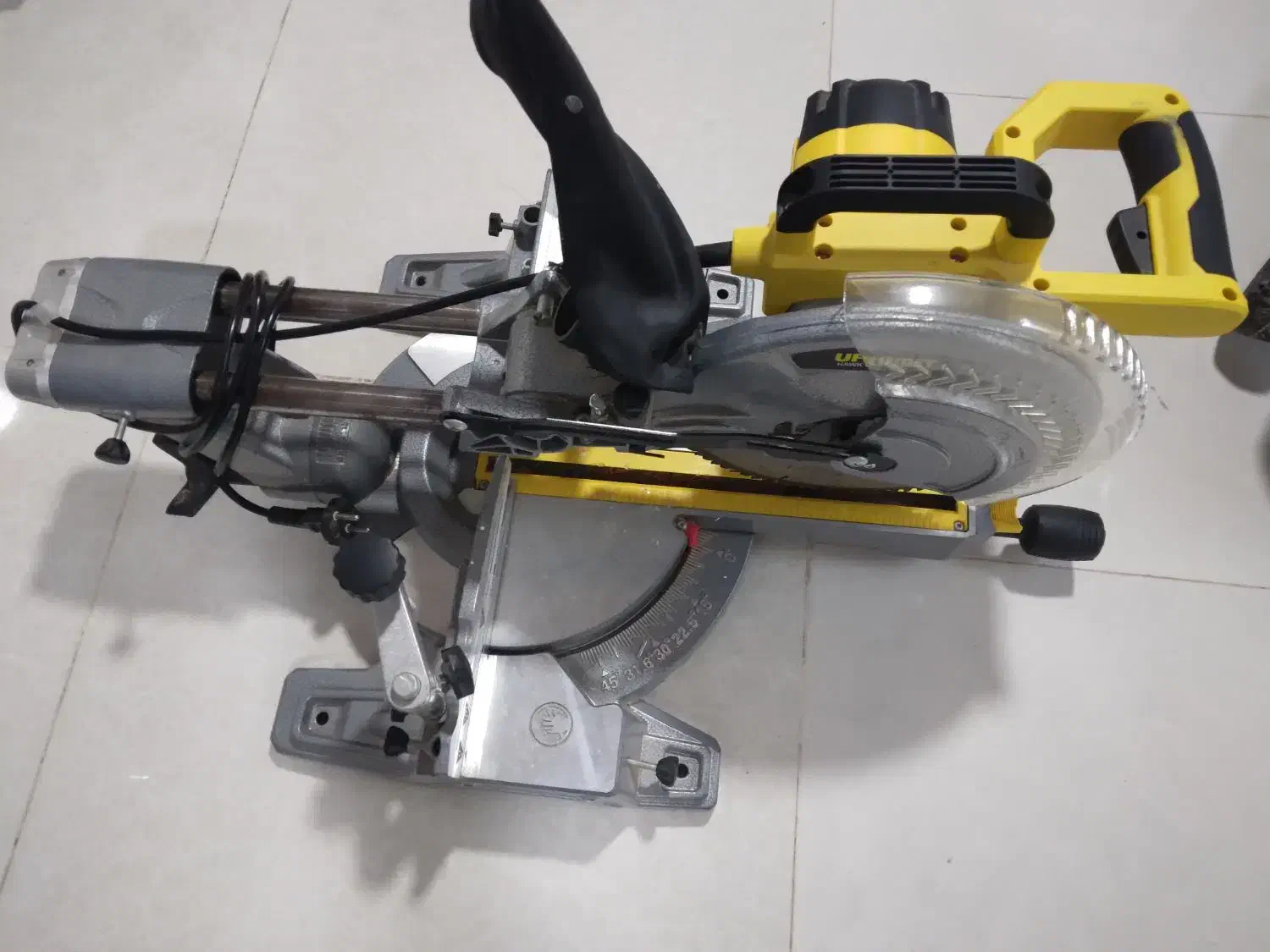 پمپ باد و فارسی بر|ابزارآلات|قشم, |دیوار