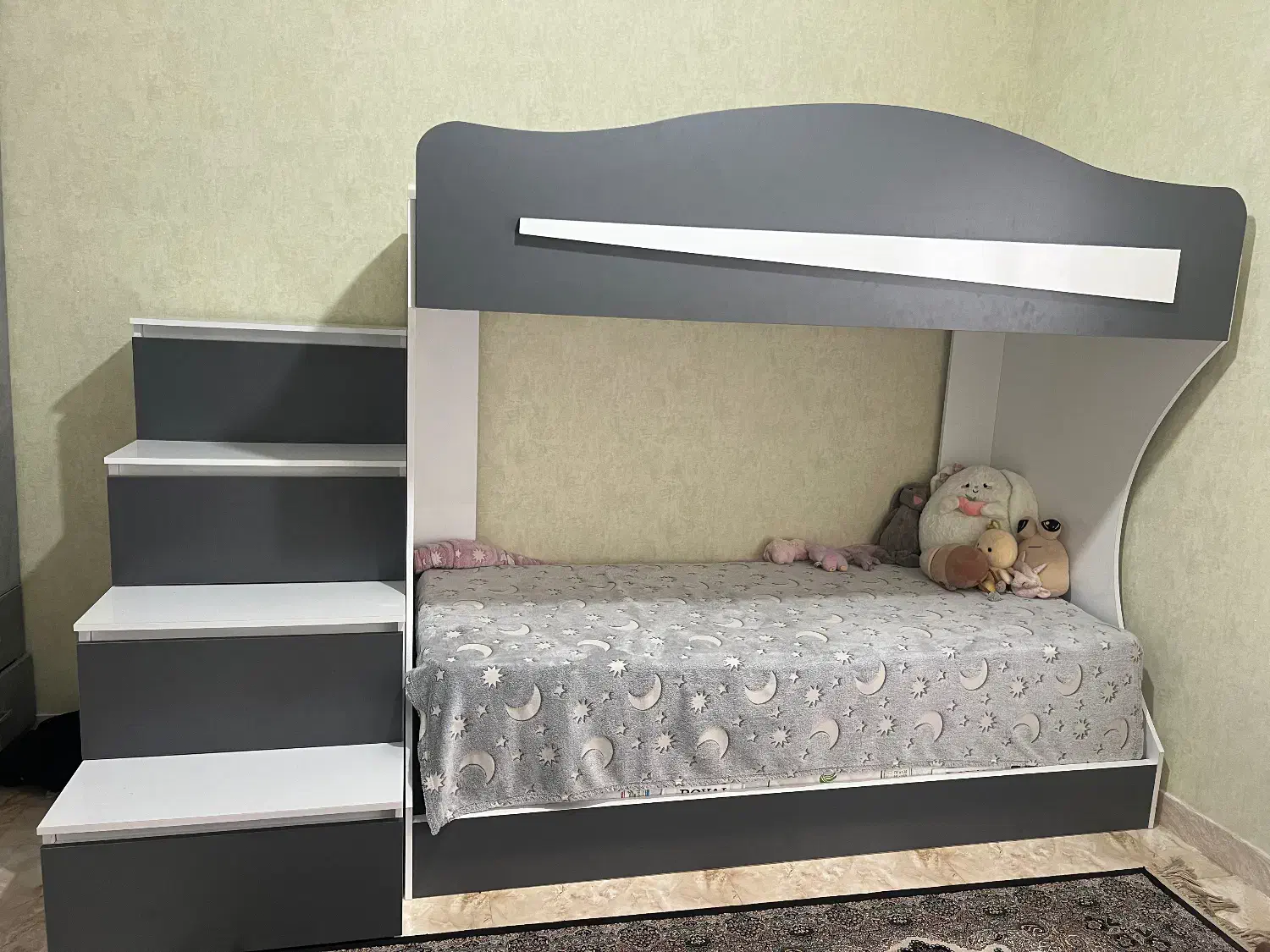 تخت دو طبقه در حد نو|تخت و سرویس خواب|رشت, رشتیان|دیوار