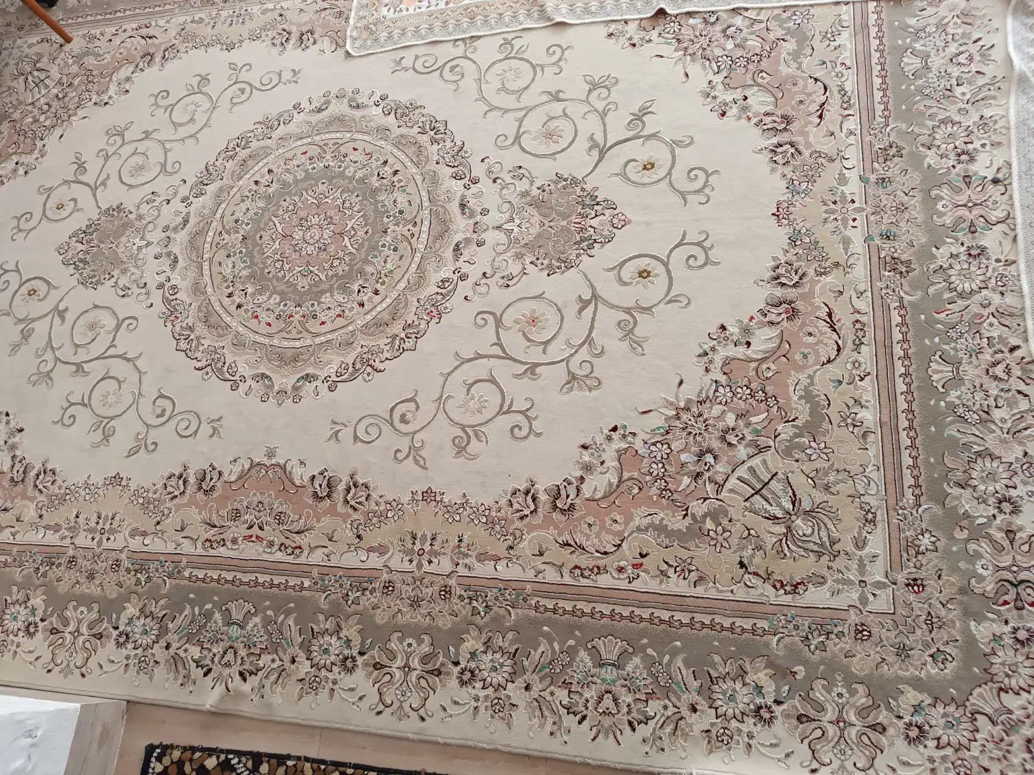 فرش 2.5در3.5که 9متری هستن|فرش|نقده, |دیوار