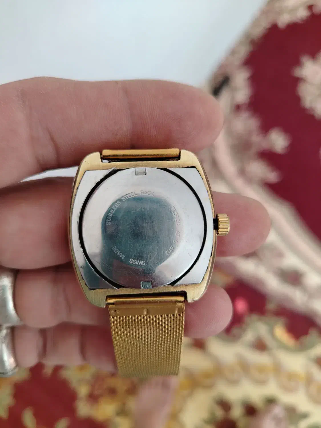 ساعت فردیس سویسی|ساعت|گلبهار, شهر جدید گلبهار|دیوار