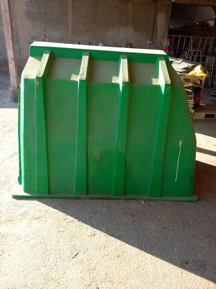 باکس گوساله|حیوانات مزرعه|قم, بقیع|دیوار