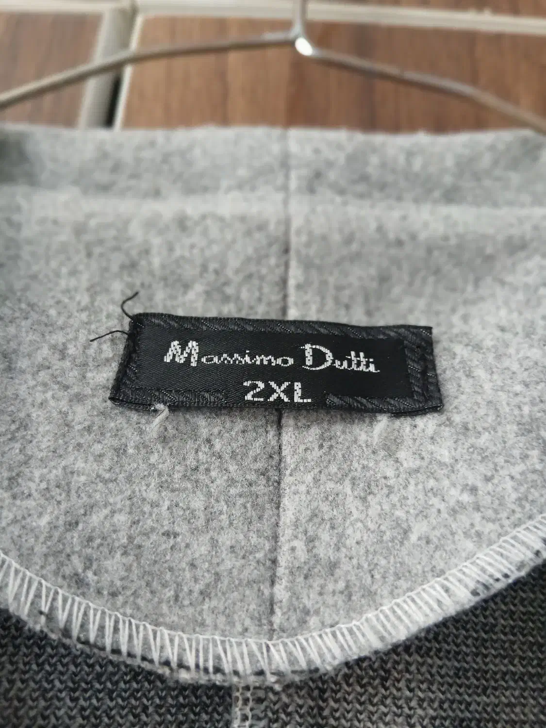 کت پشمی|لباس|فردیس, نسترن غربی|دیوار