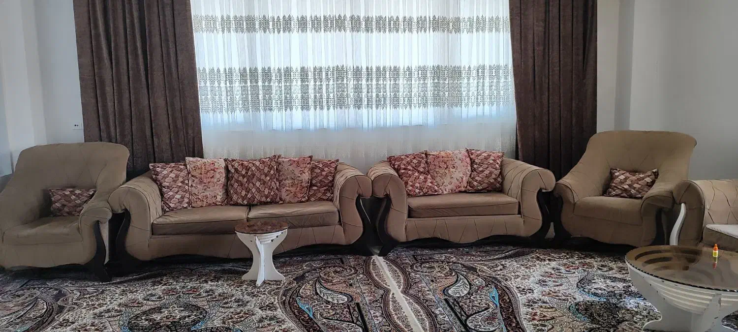 دو دست مبل راحتی|مبلمان خانگی و میز عسلی|قروه, |دیوار