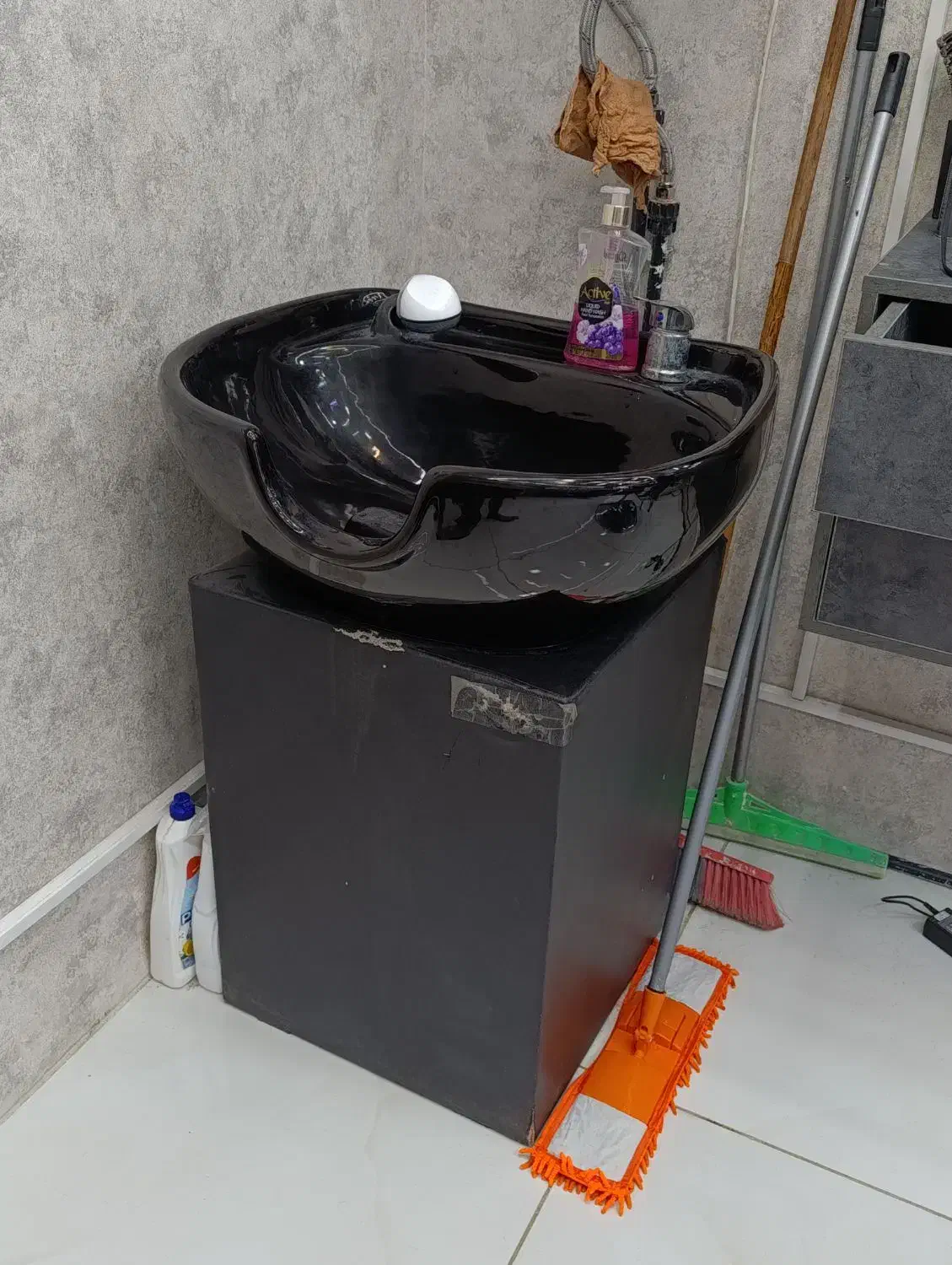 سرشور|آرایشگاه و سالن‌های زیبایی|کنگاور, |دیوار