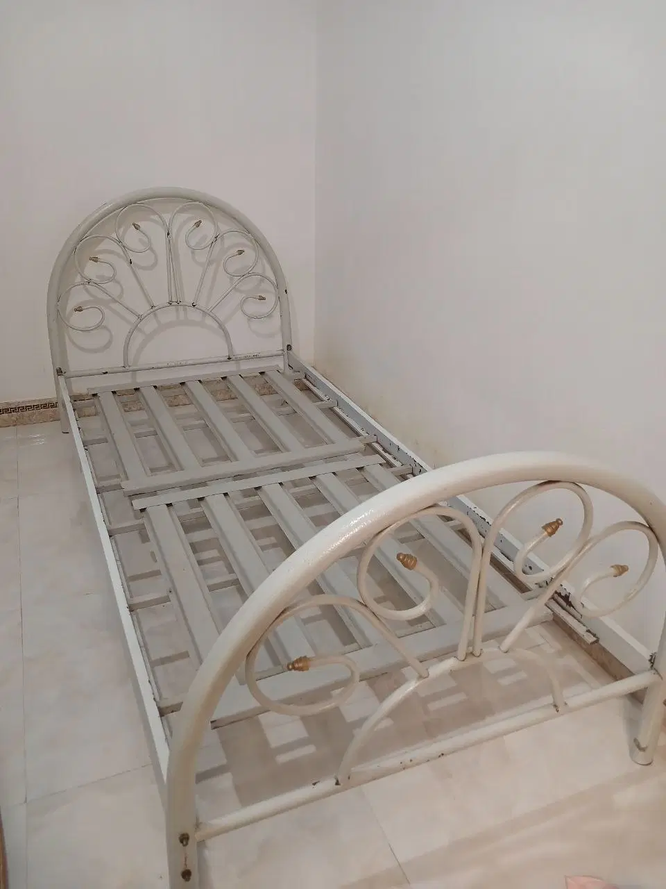 تخت|تخت و سرویس خواب|رشت, پیرکلاچای|دیوار