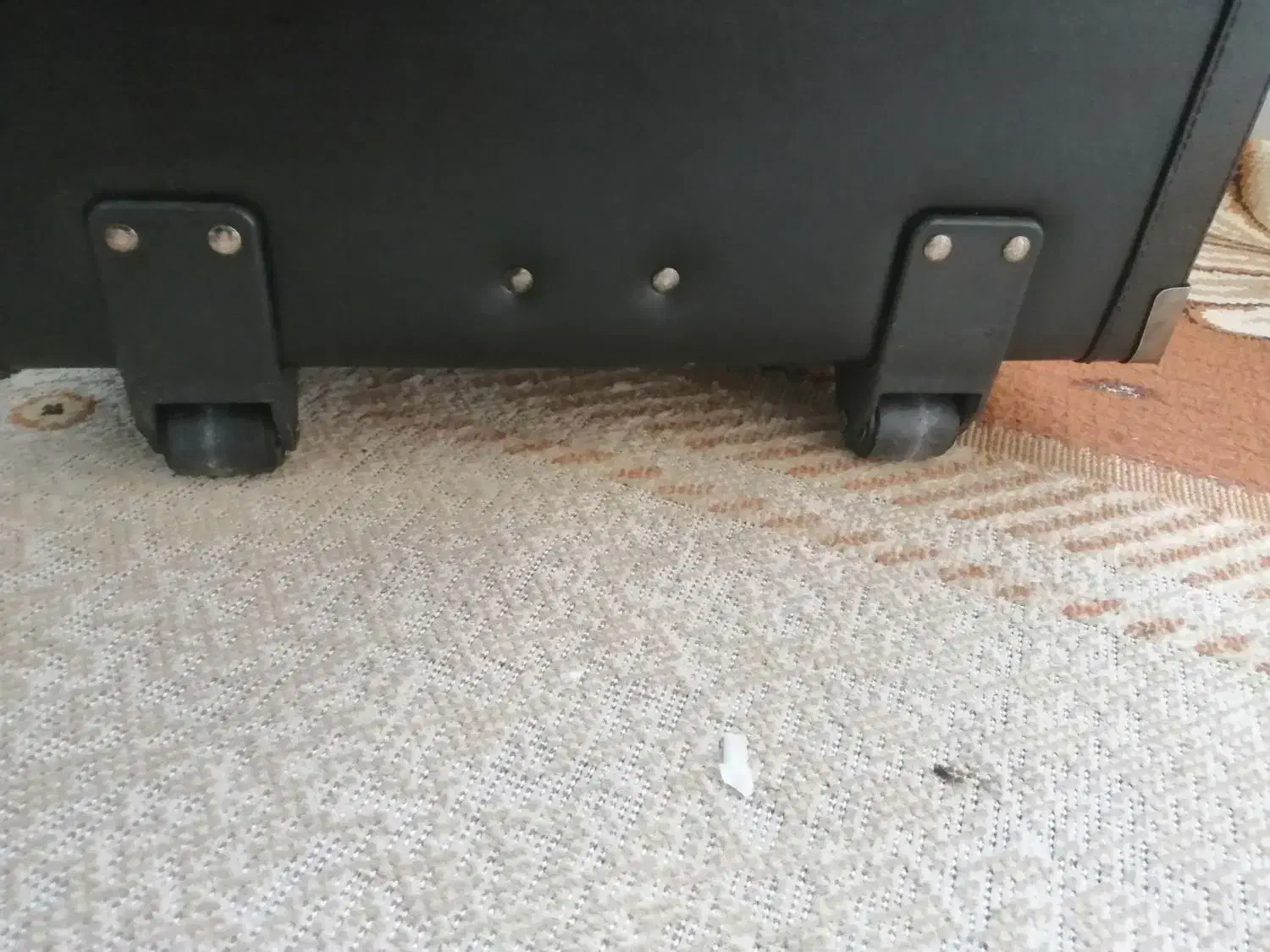 کیف خلبانی چرخ دار چرم|کیف، کفش، کمربند|اندیشه, اندیشه فاز ۴|دیوار