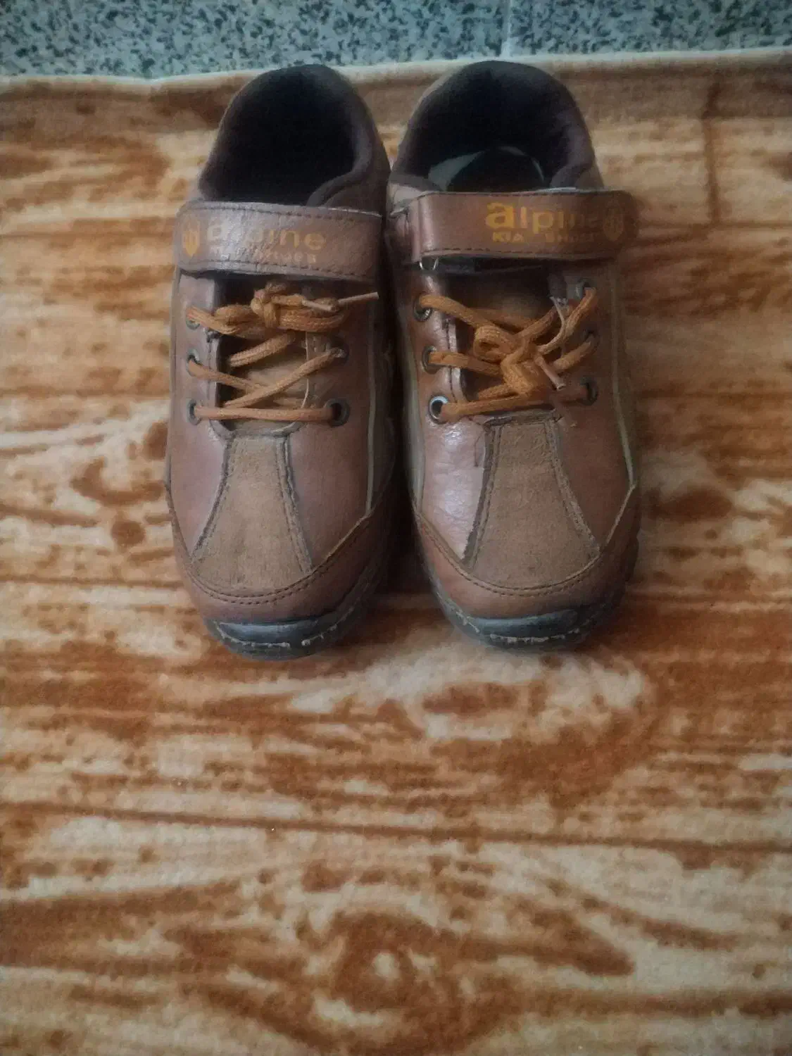 کفش بچه گانه و بزرگسال|کیف، کفش، کمربند|نهبندان, |دیوار