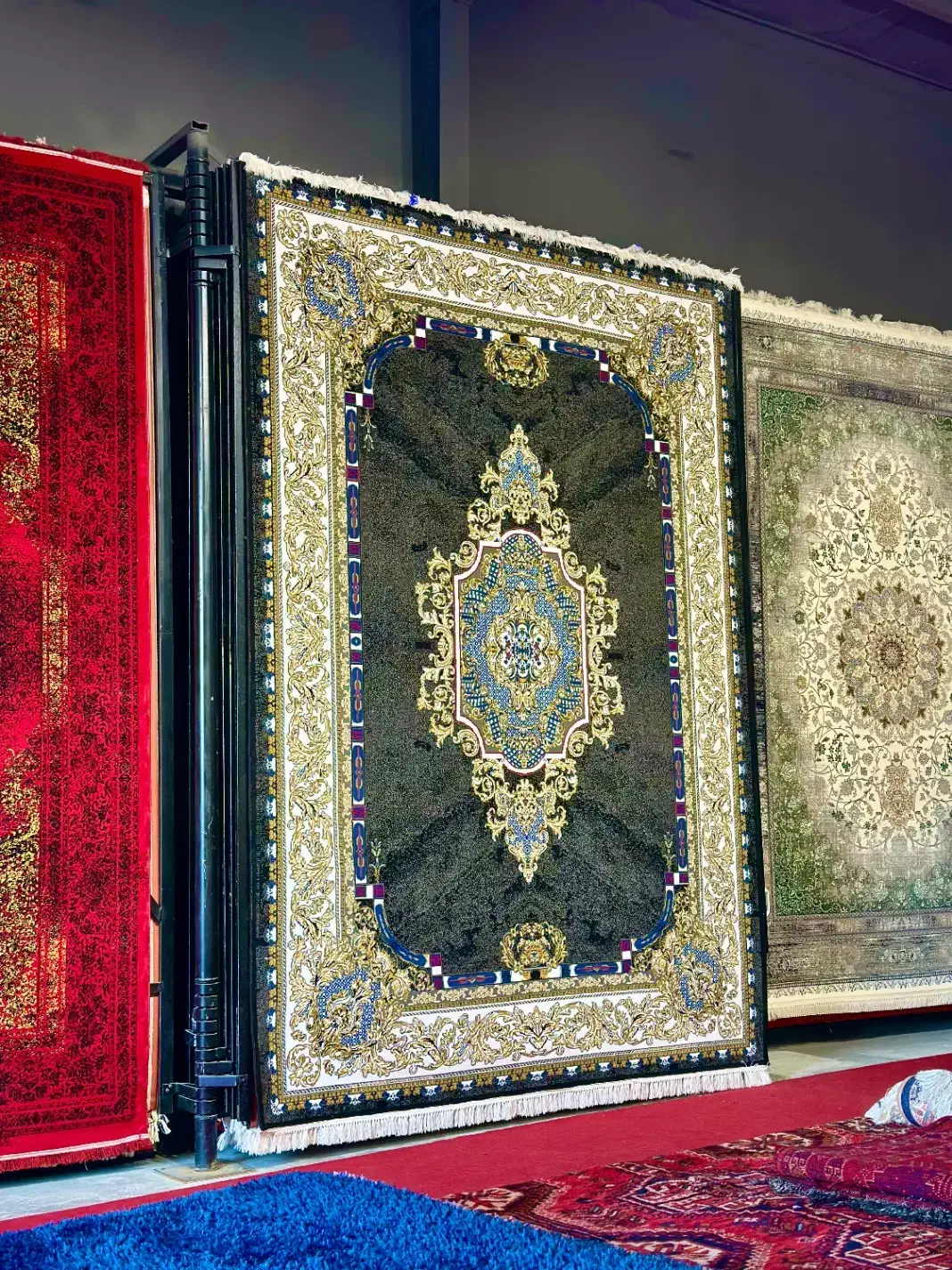 ۱۲ متری فقط ۶۸۰۰|فرش|شیراز, شهرک گلها|دیوار