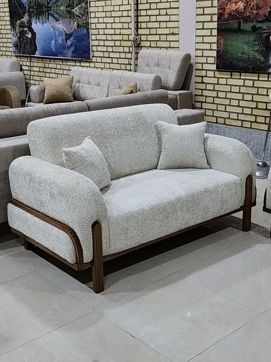 مبل های روز دنیا مستقیم از کارخانه نصف قیمت بازار|مبلمان خانگی و میز عسلی|همدان, |دیوار