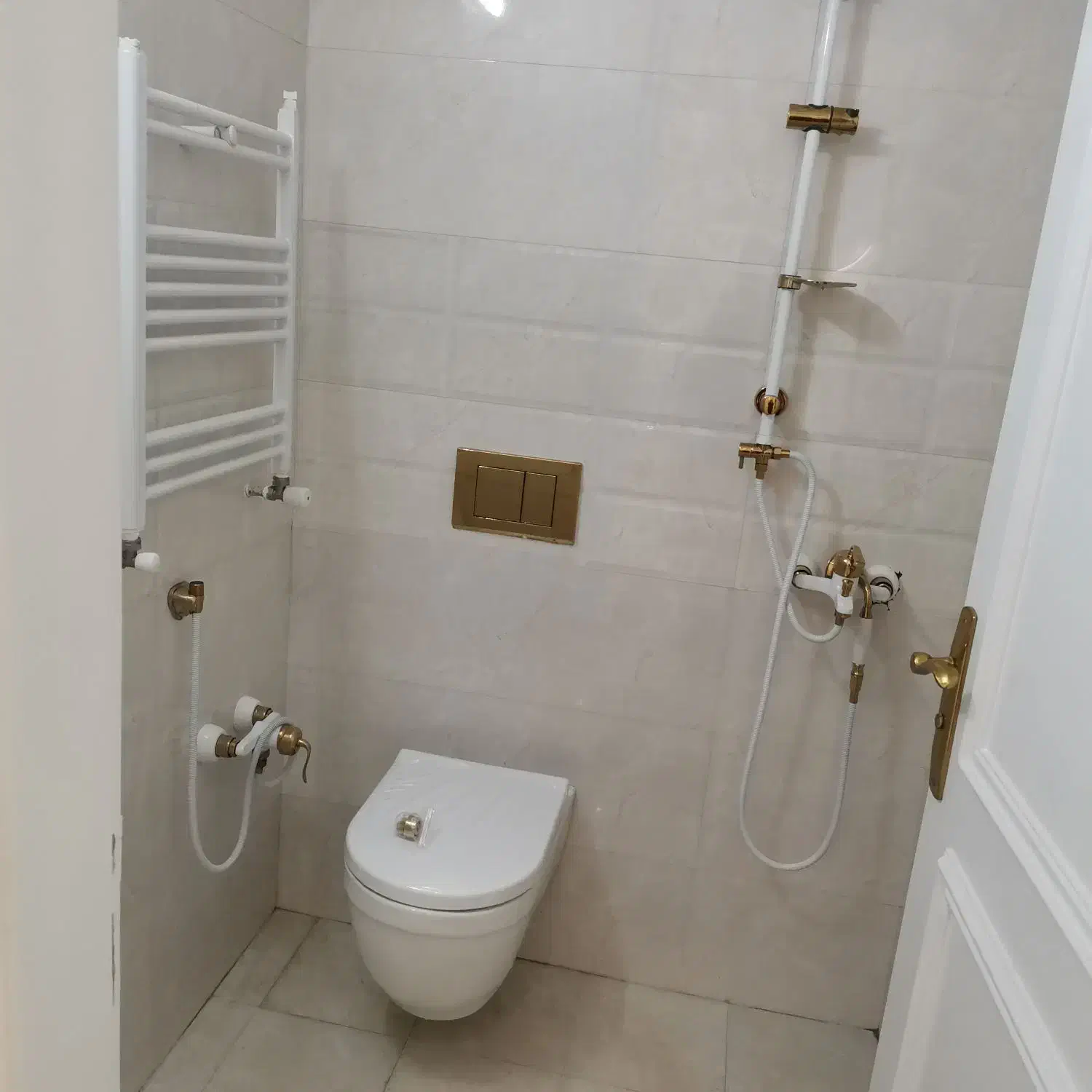 نظافت راه پله و پارکینگ و منزل نوساز|خدمات نظافت|بندرعباس, |دیوار