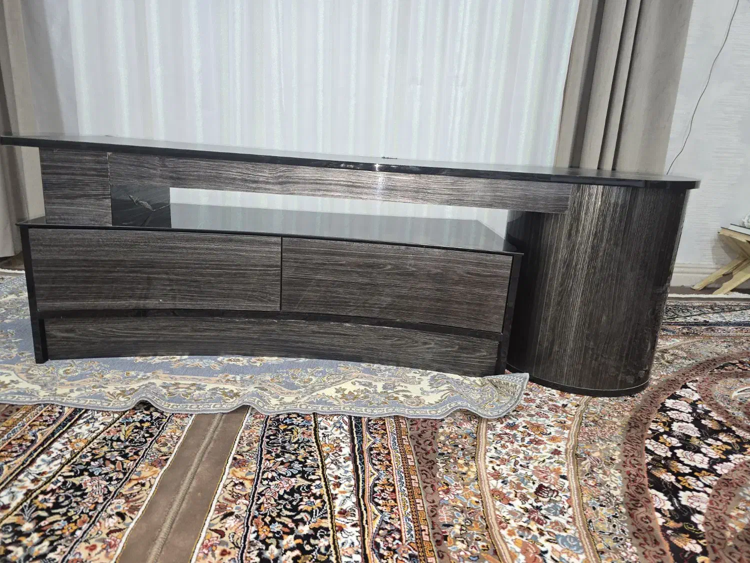 سالم|میز تلویزیون|سقز, |دیوار