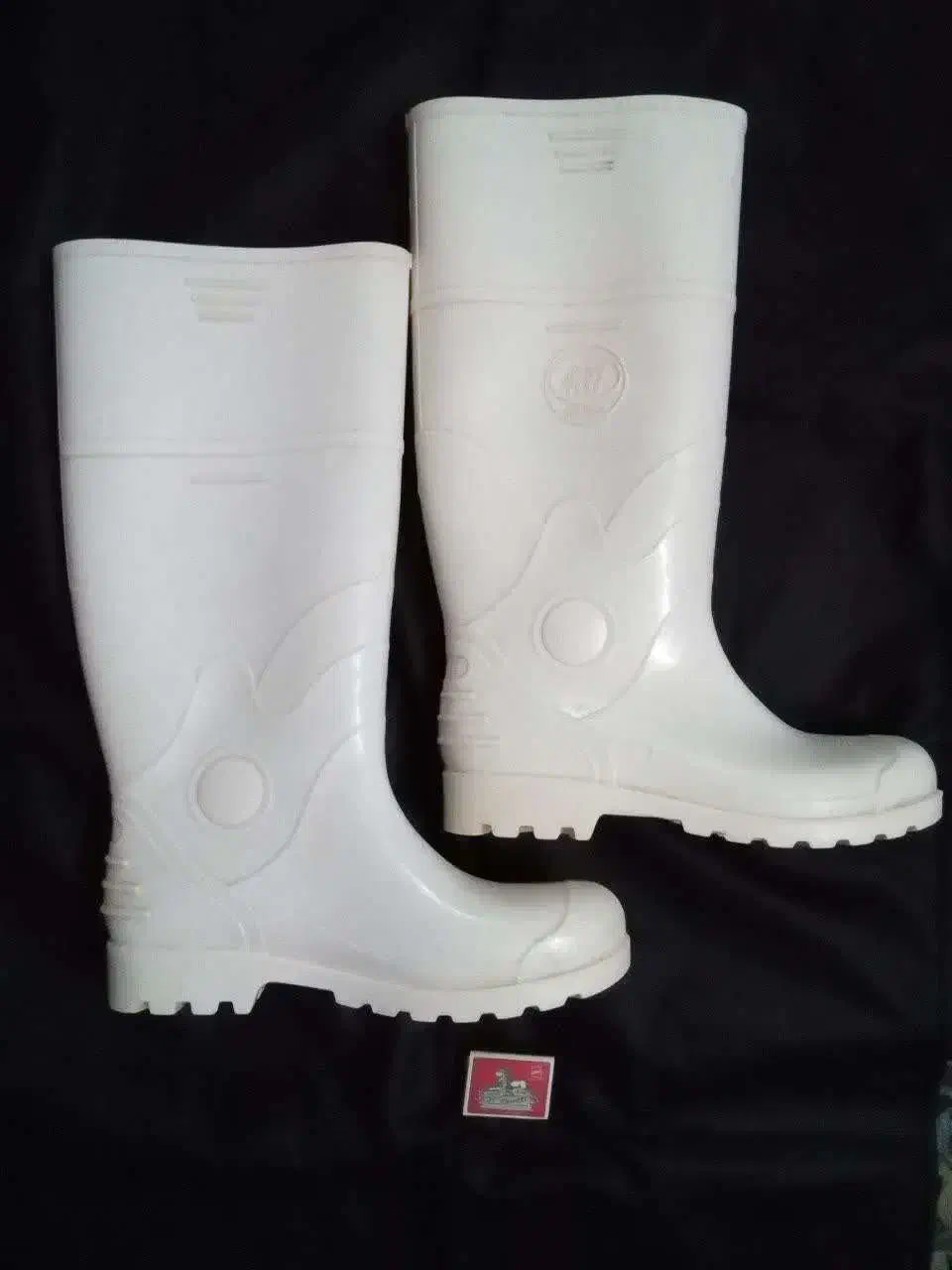 چکمه ساق بلند برند کفش ملی سایز ۴۳ سفید و مرغوب|کیف، کفش، کمربند|دامغان, |دیوار