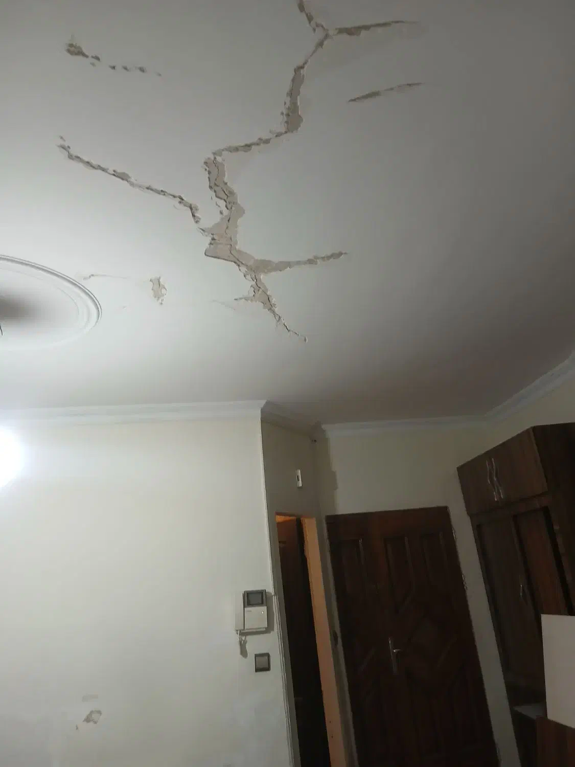 نقاشی .  گچکاری  کاشی.سرامیک رفع نم|خدمات پیشه و مهارت|تهران, جنت‌آباد شمالی|دیوار