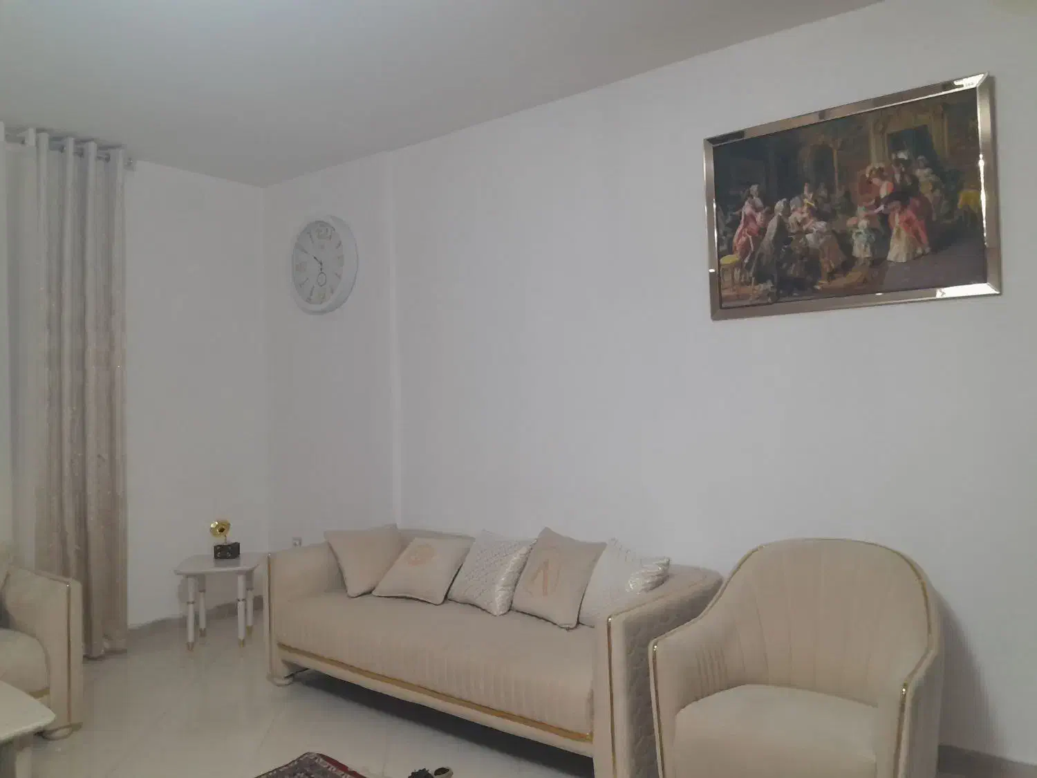 مبل|مبلمان خانگی و میز عسلی|هشتگرد, فاز ۳ مهستان|دیوار