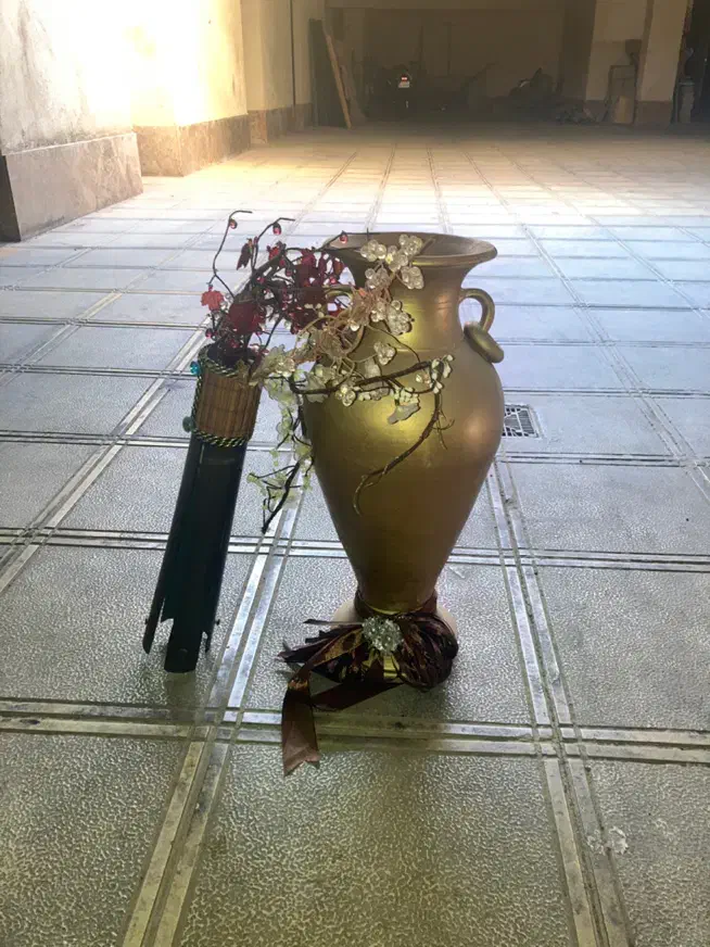 گلدان سفالی ( به همراه پایه )|صنایع دستی و سایر لوازم تزئینی|هشتگرد, فاز ۳ مهستان|دیوار