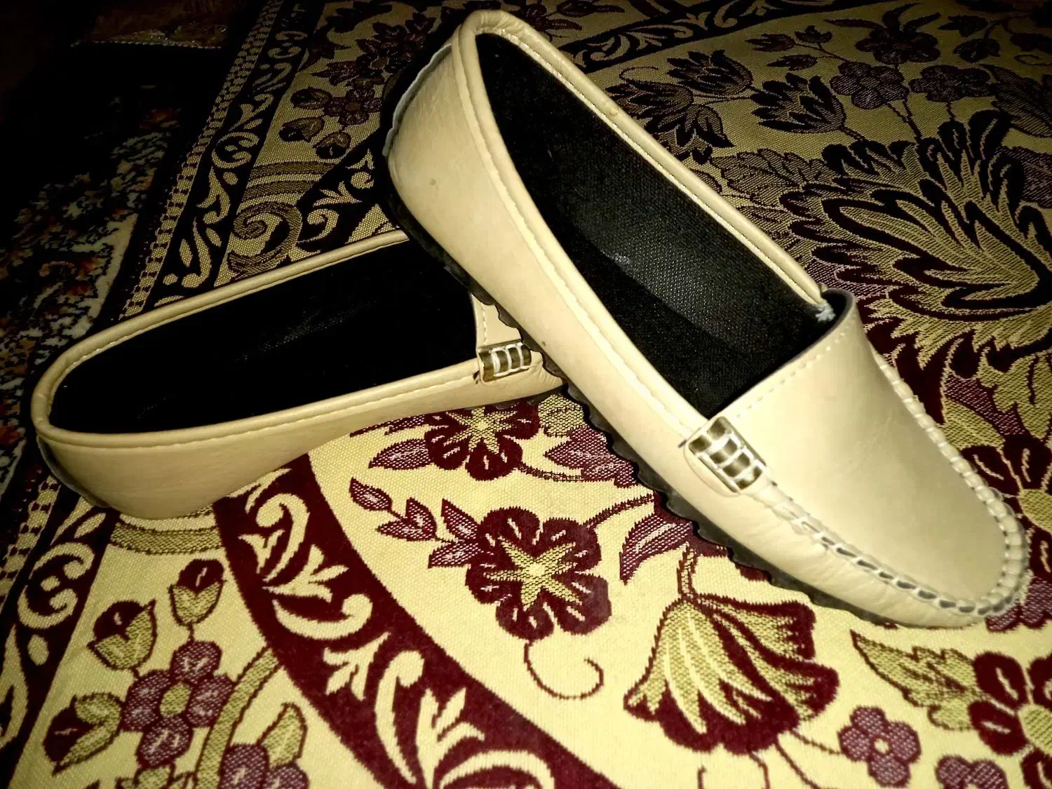 کفش راحتی|کیف، کفش، کمربند|اصفهان, جلالیه|دیوار