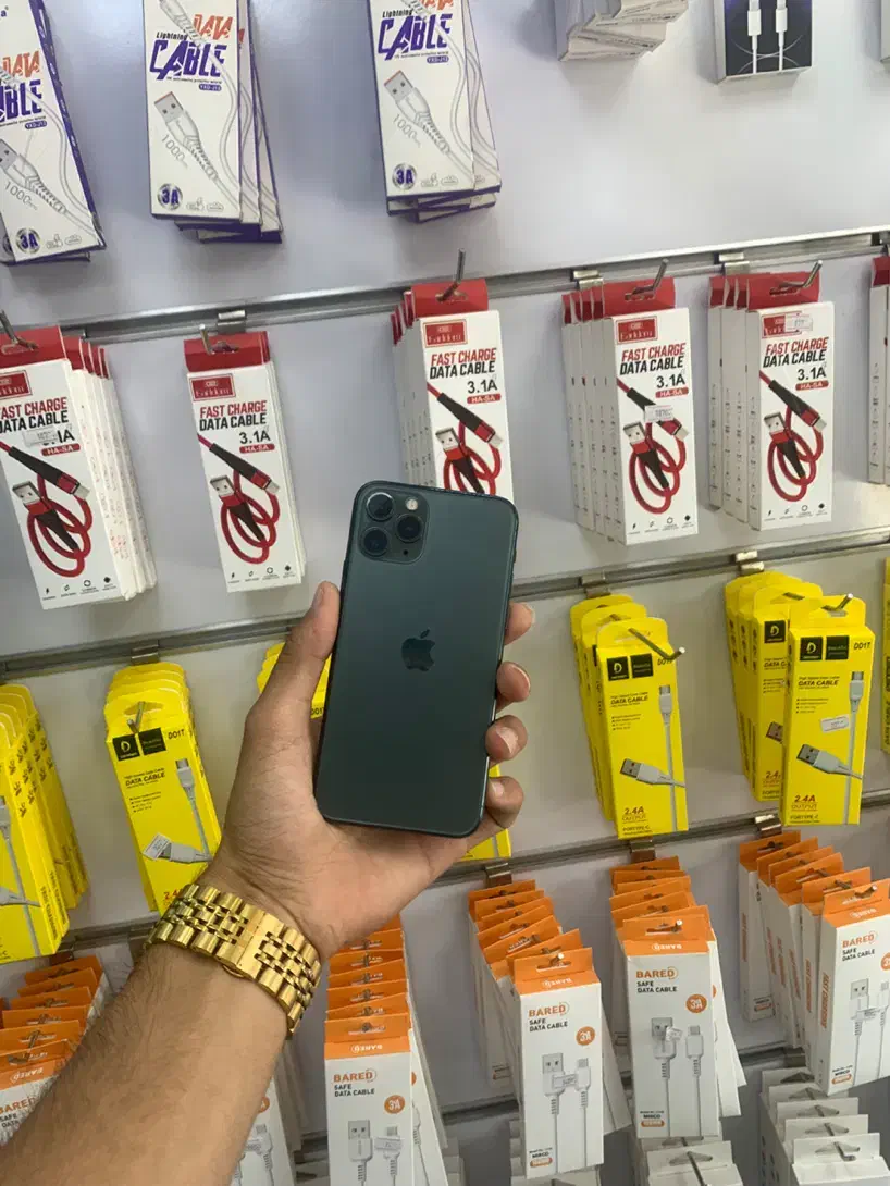 iPhone 11pro عروسک|موبایل|یزد, |دیوار