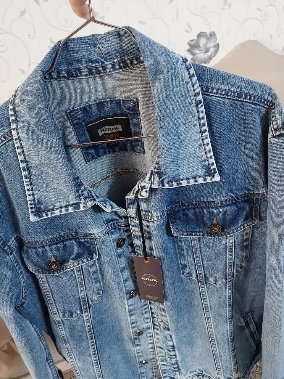 کت لی|لباس|مشهد, دانشجو|دیوار