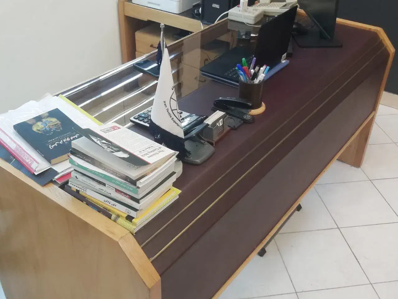 میز اداری4عدد با 3صندلی یک بوفه|مبلمان اداری|تهران, باغ فیض|دیوار