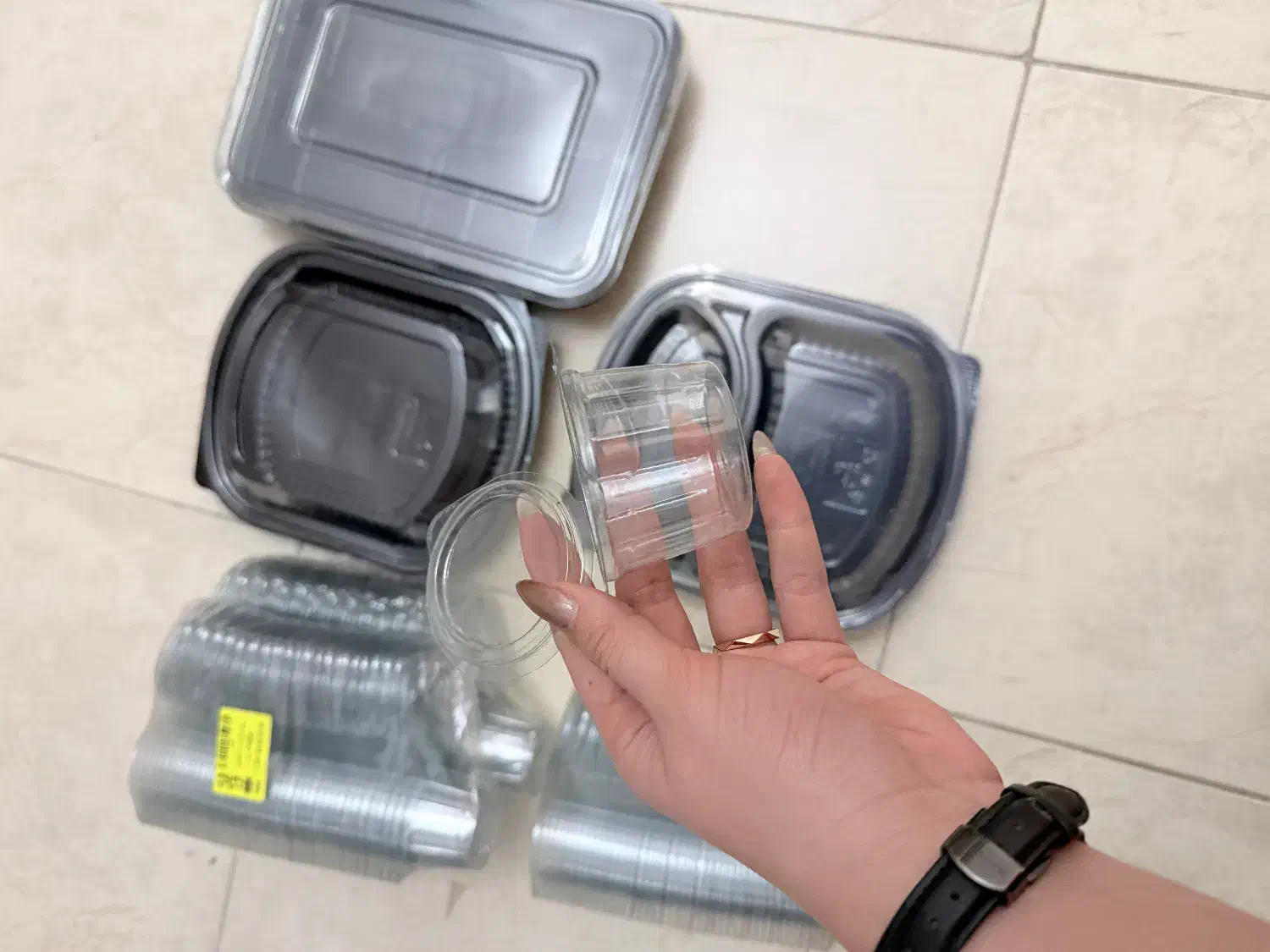 ظرف یکبارمصرف|ظروف نگهدارنده، پلاستیکی، یک‌بارمصرف|تبریز, |دیوار