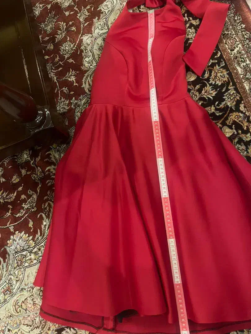 لباس مجلسی|لباس|رشت, منظریه|دیوار