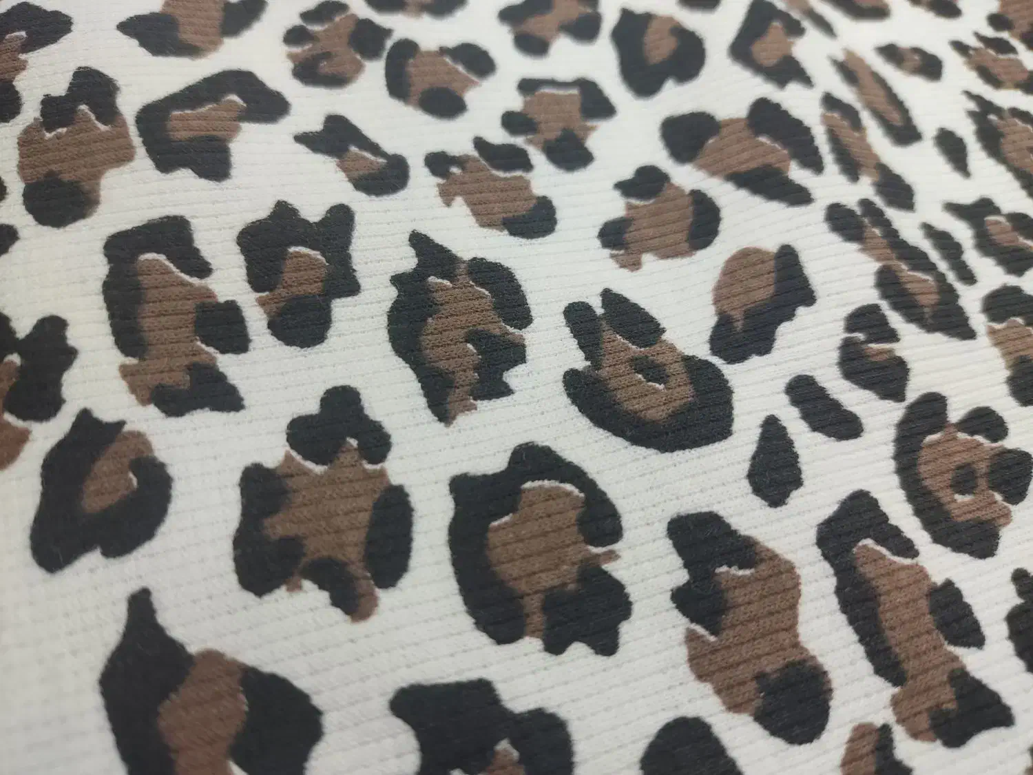 پارچه تریکو کبریتی کشی  کیلویی طرح پلنگی|لباس|تبریز, |دیوار