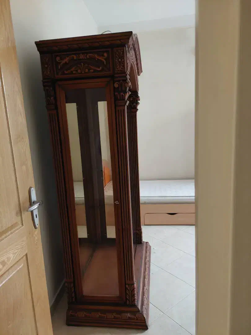 بوفه تمیز و نو از چوب گردو|بوفه، ویترین، کنسول|تهران, سنائی|دیوار