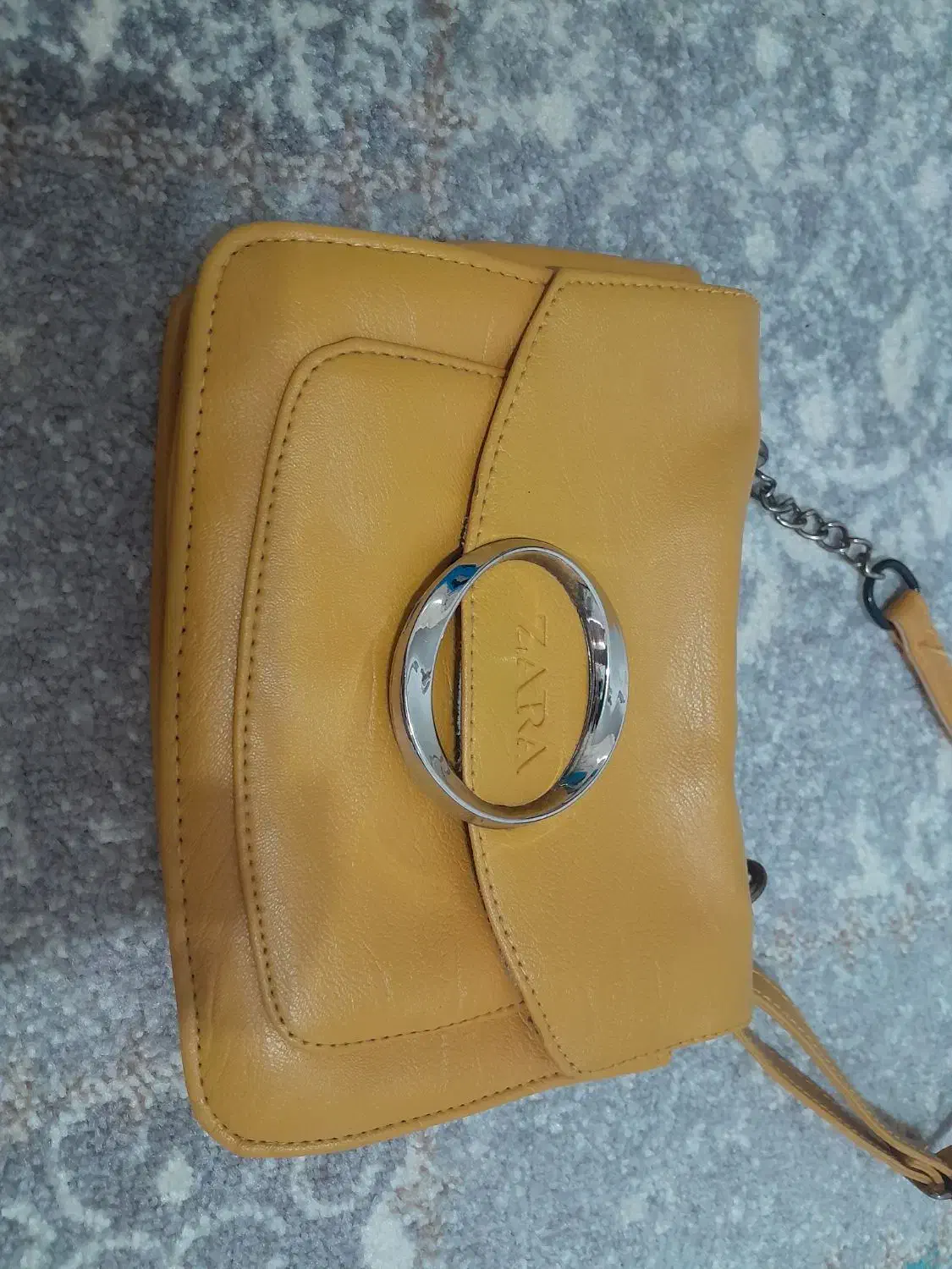 کیف دوشی|کیف، کفش، کمربند|رشت, جانبازان|دیوار