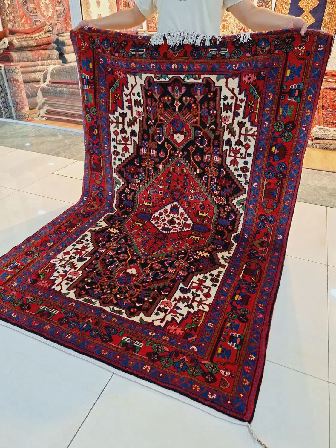 قالی ۴متری دستباف زمینه مشکی نهاوند|فرش|تهران, اکباتان|دیوار