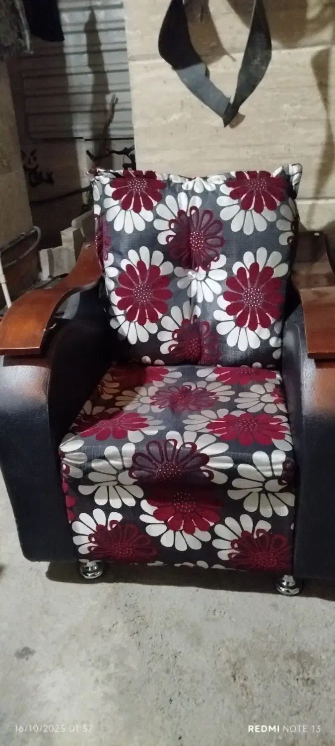 مبل چرم سالم|مبلمان خانگی و میز عسلی|اندیشه, اندیشه فاز ۵|دیوار