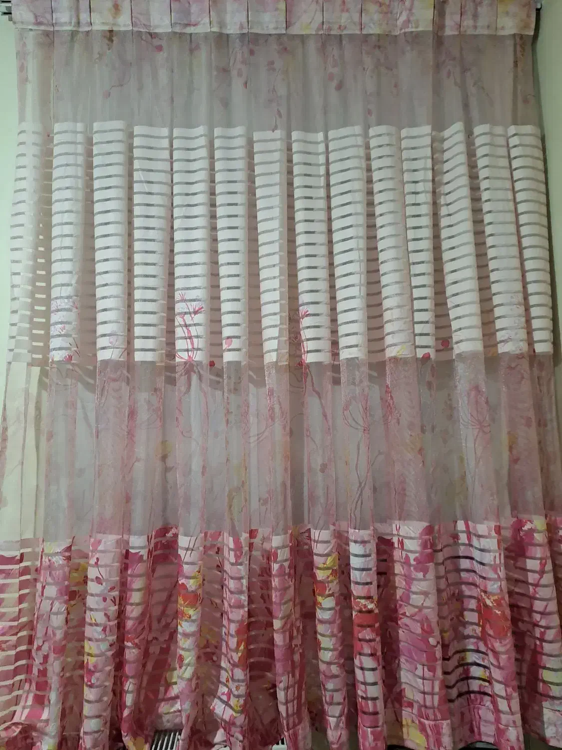 پرده|پرده، رانر، رومیزی|قدس, شهر‌قدس|دیوار