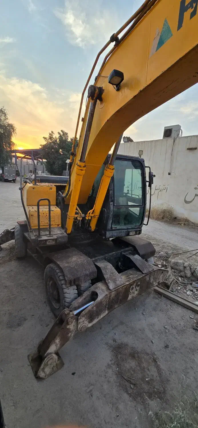 بیل مکانیکی هیوندا|خودرو سنگین|بندرعباس, |دیوار