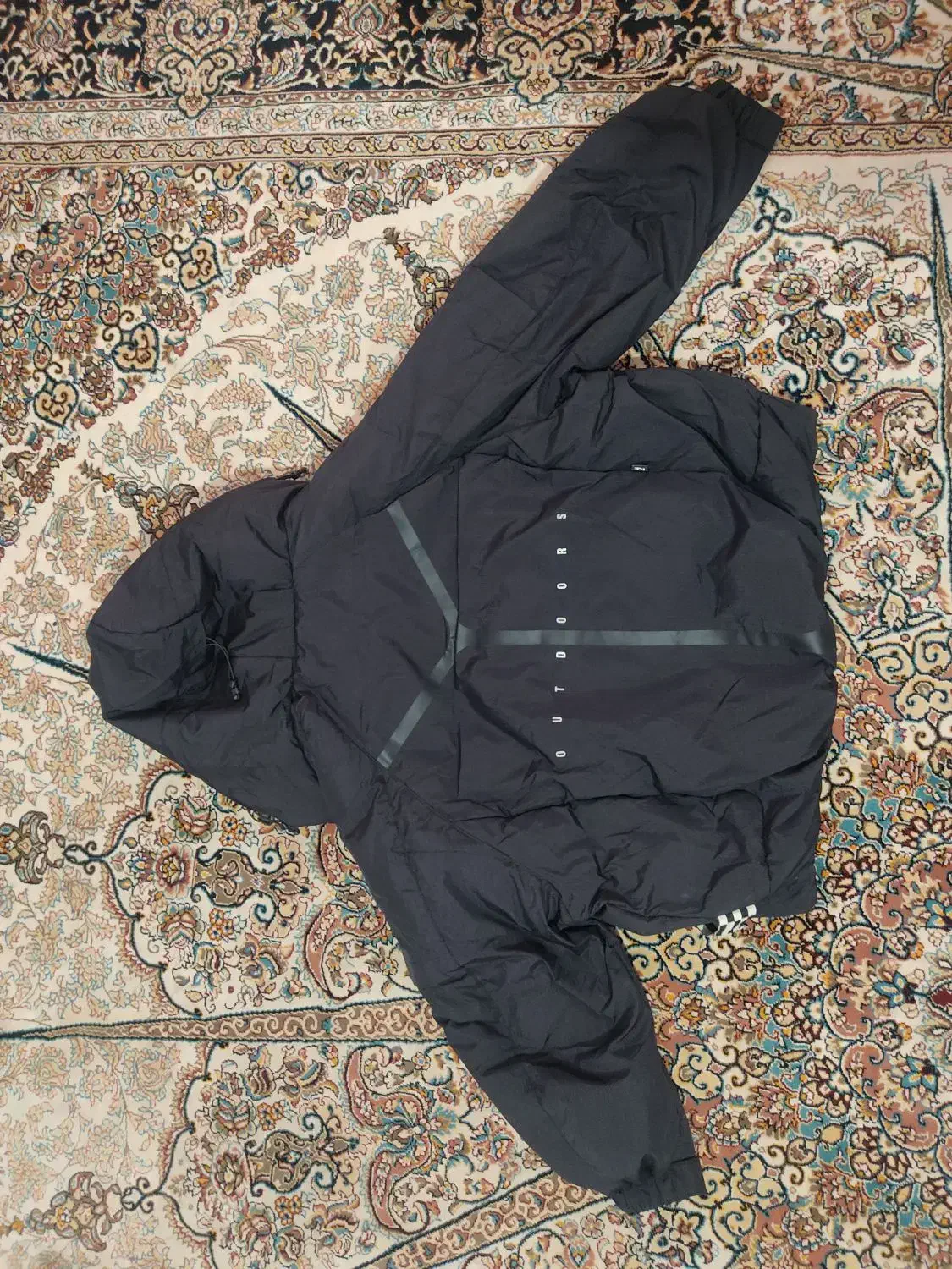 کاپشن|لباس|سنقر, |دیوار