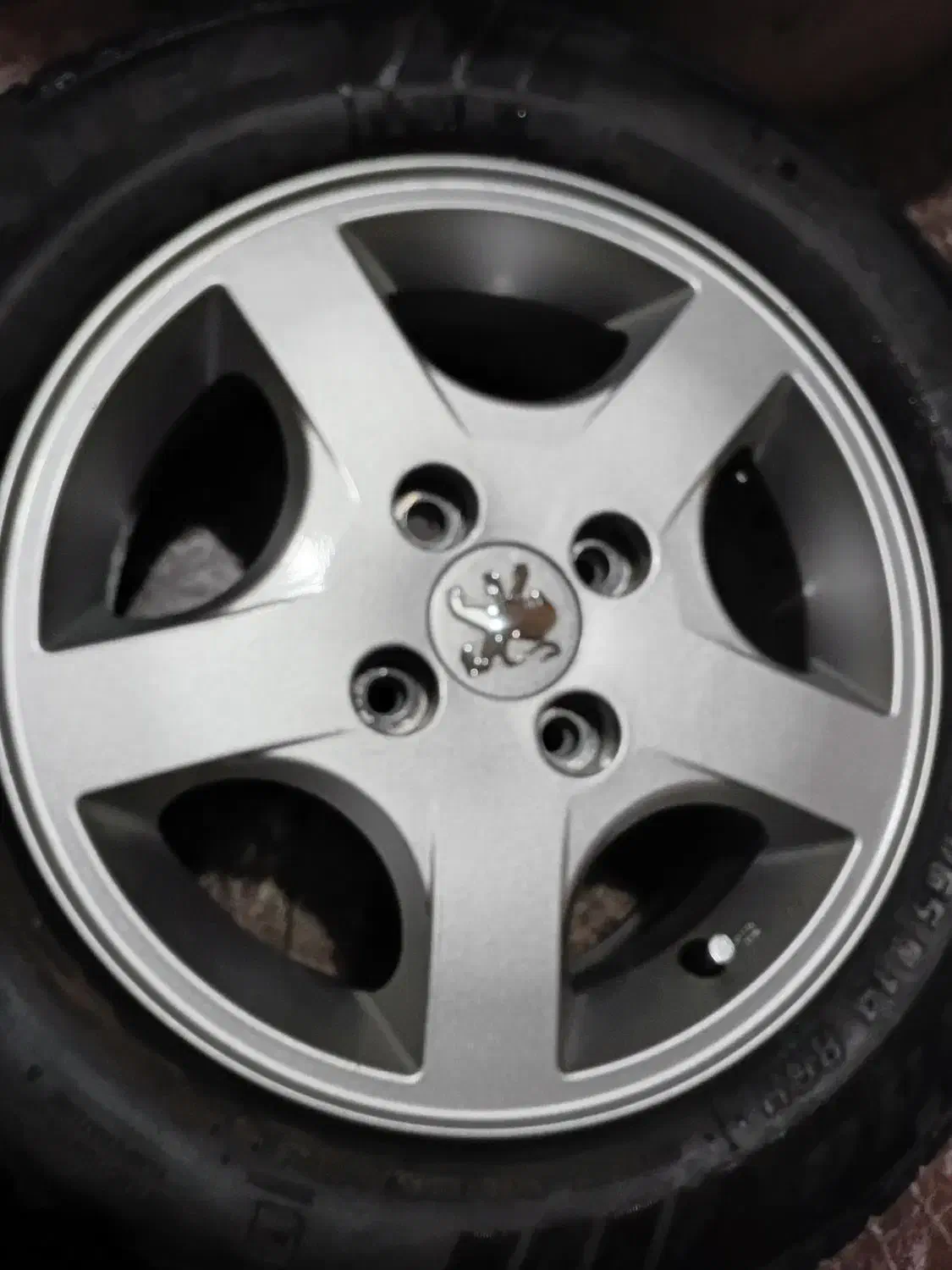 رینگ ولاستیک ۲۰۷|قطعات یدکی و لوازم جانبی|تهران, افسریه جنوبی|دیوار