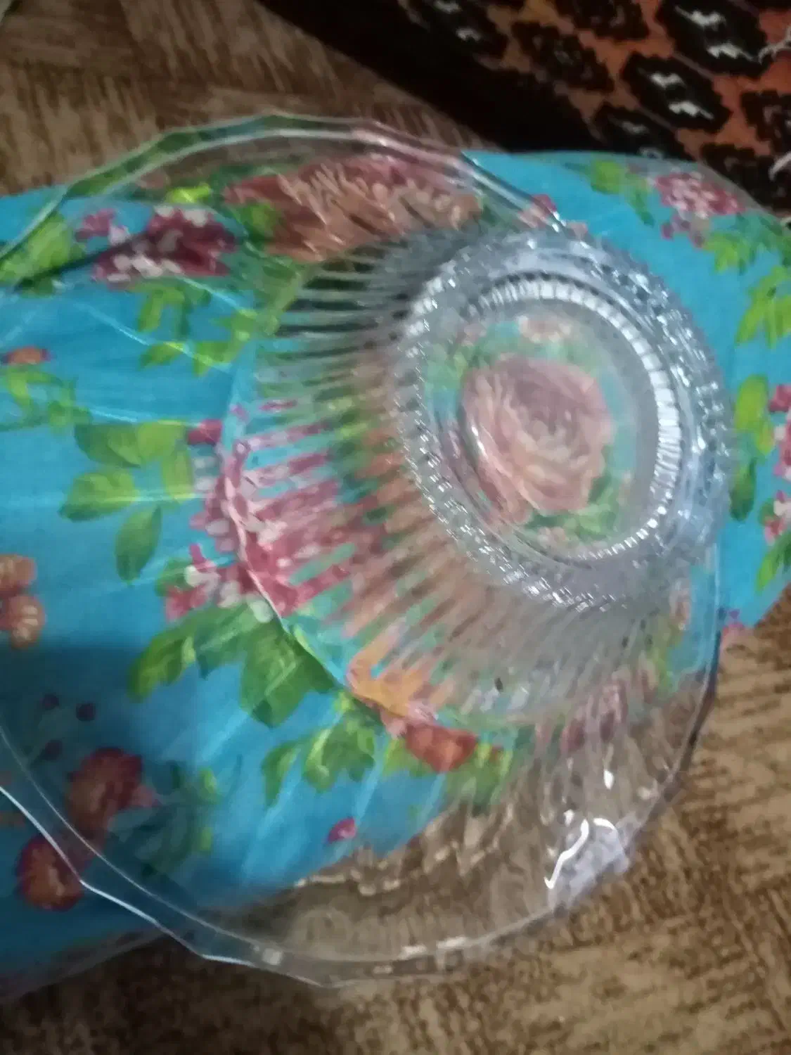 تعدادی بلور ومیوه خوری وشکلات خوری همه نو|ظروف سرو و پذیرایی|رشت, استقامت ۲|دیوار