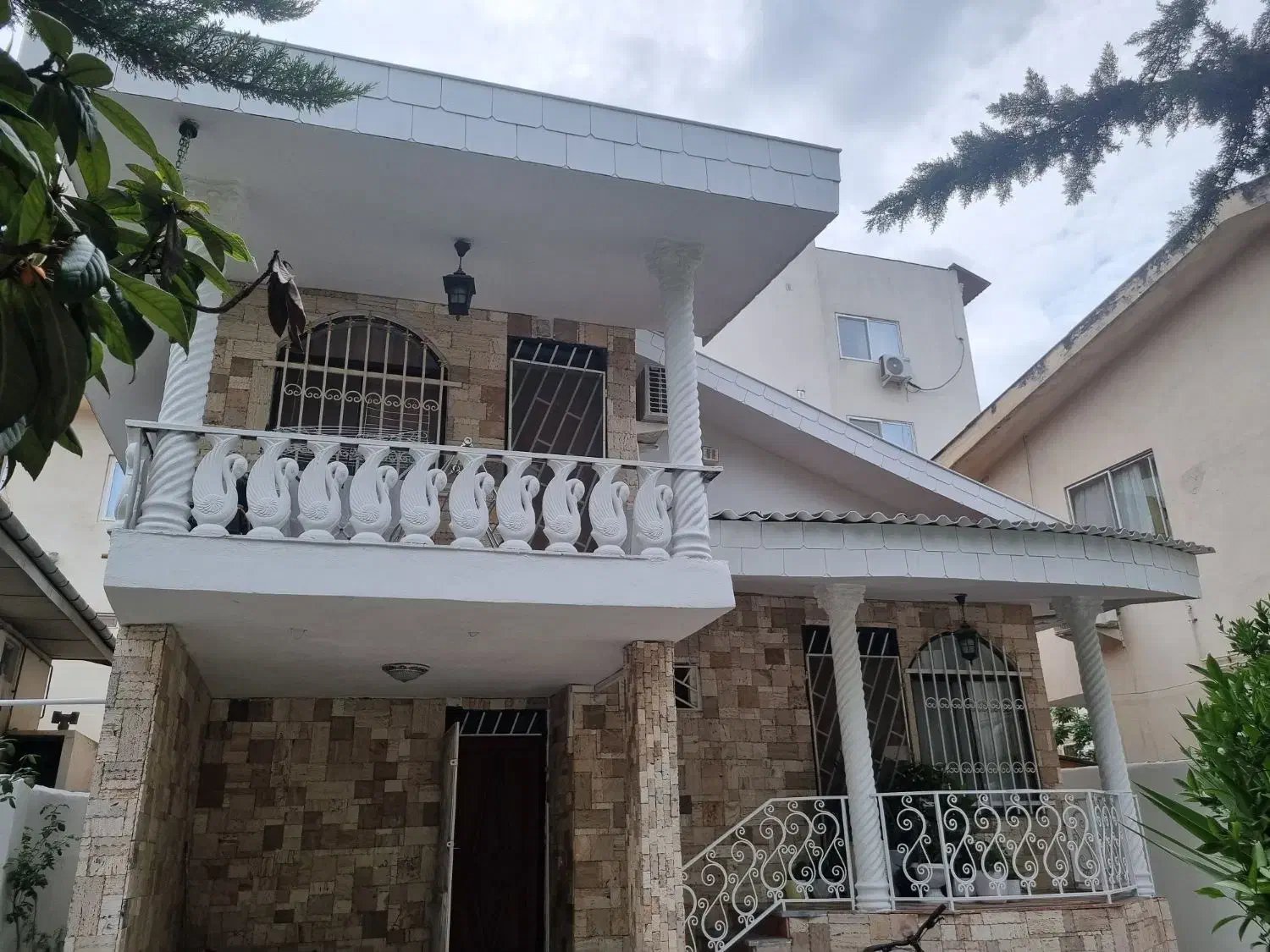 فروش ویلا دوبلکس سنددار نزدیک هتل کوروش-مالک هستم.|فروش خانه و ویلا|چالوس, |دیوار