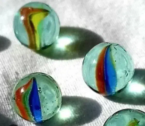 تیله سه پر|اسباببازی|کلاچای, |دیوار