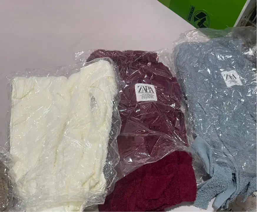 شال و روسری|لباس|اسلام‌شهر, باغ فیض|دیوار