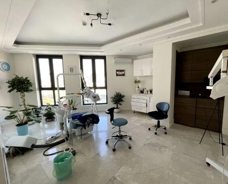 ۷۰ متر موقعیت صد در صد اداری /مترو صادقیه|فروش دفتر کار، اتاق اداری، مطب|تهران, فردوس|دیوار