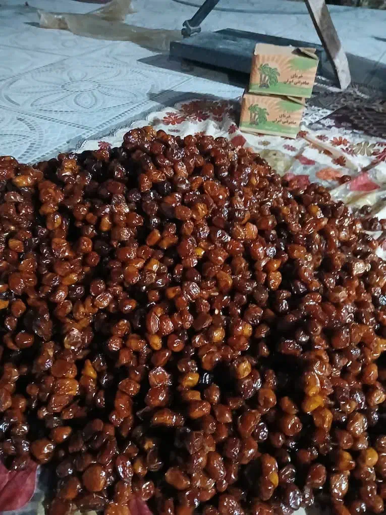 خرما خاصویی درجه ۱|خوردنی و آشامیدنی|شیراز, گل سرخ|دیوار