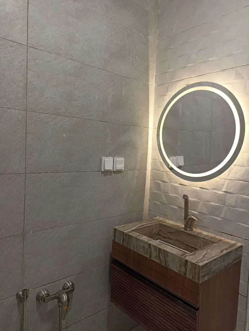 ۱۵۵ متری، کلید نخورده، شیک