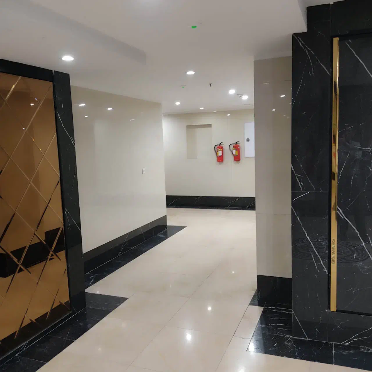 واحد اجاره ۱۱۳متری دریاچه چیتگر برج مجلل نگین ساحل