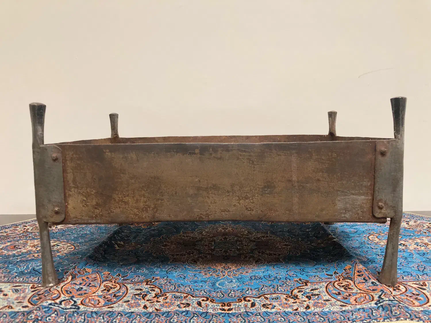 منقل فولادی قاجاری|کلکسیون اشیاء عتیقه|کرمان, |دیوار